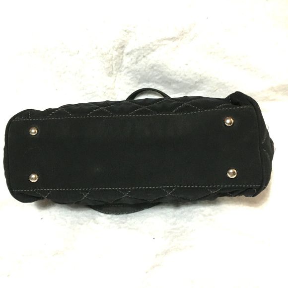 VERA BRADLEY Black Quilted Microfiber Handbag/Purse ,Silver Chain Handle - Picture 4 of 6